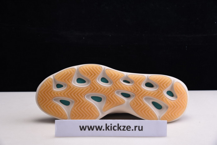 eezy boost 700 v3 kyant gy0260