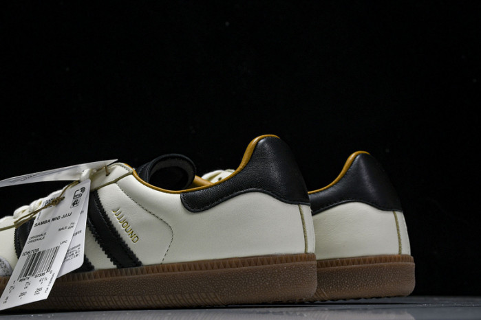 samba og jjjjound white - id8708