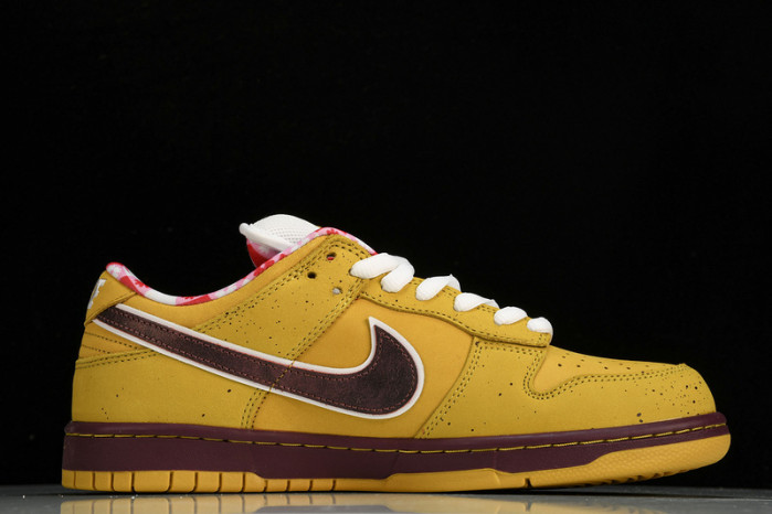 nike sb dunk low yellow lobster men