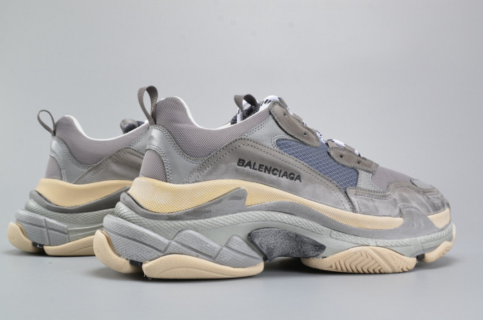 bl 17fw triple s washed shof snea grey mens aed2900